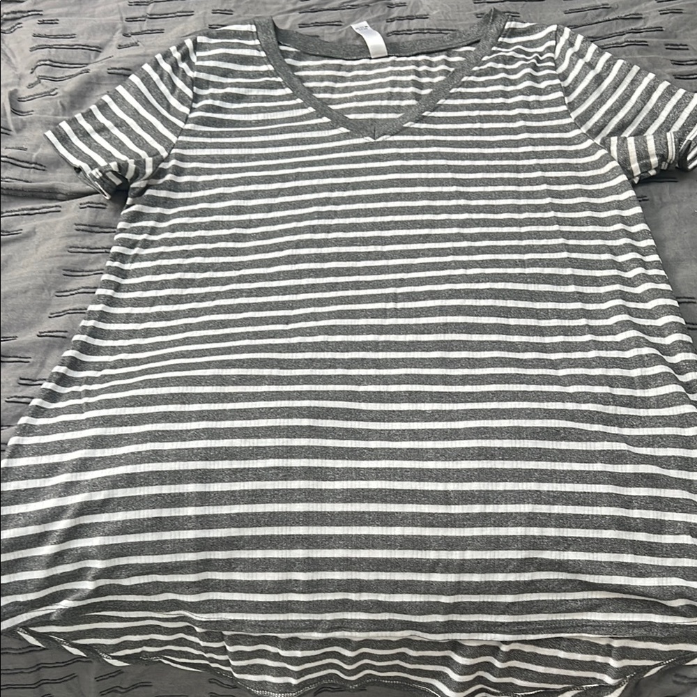 LuLaRoe Boxy White and Gray Short Sleeve T-Shirt